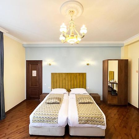 Phazisi Hotel Тбилиси Екстериор снимка