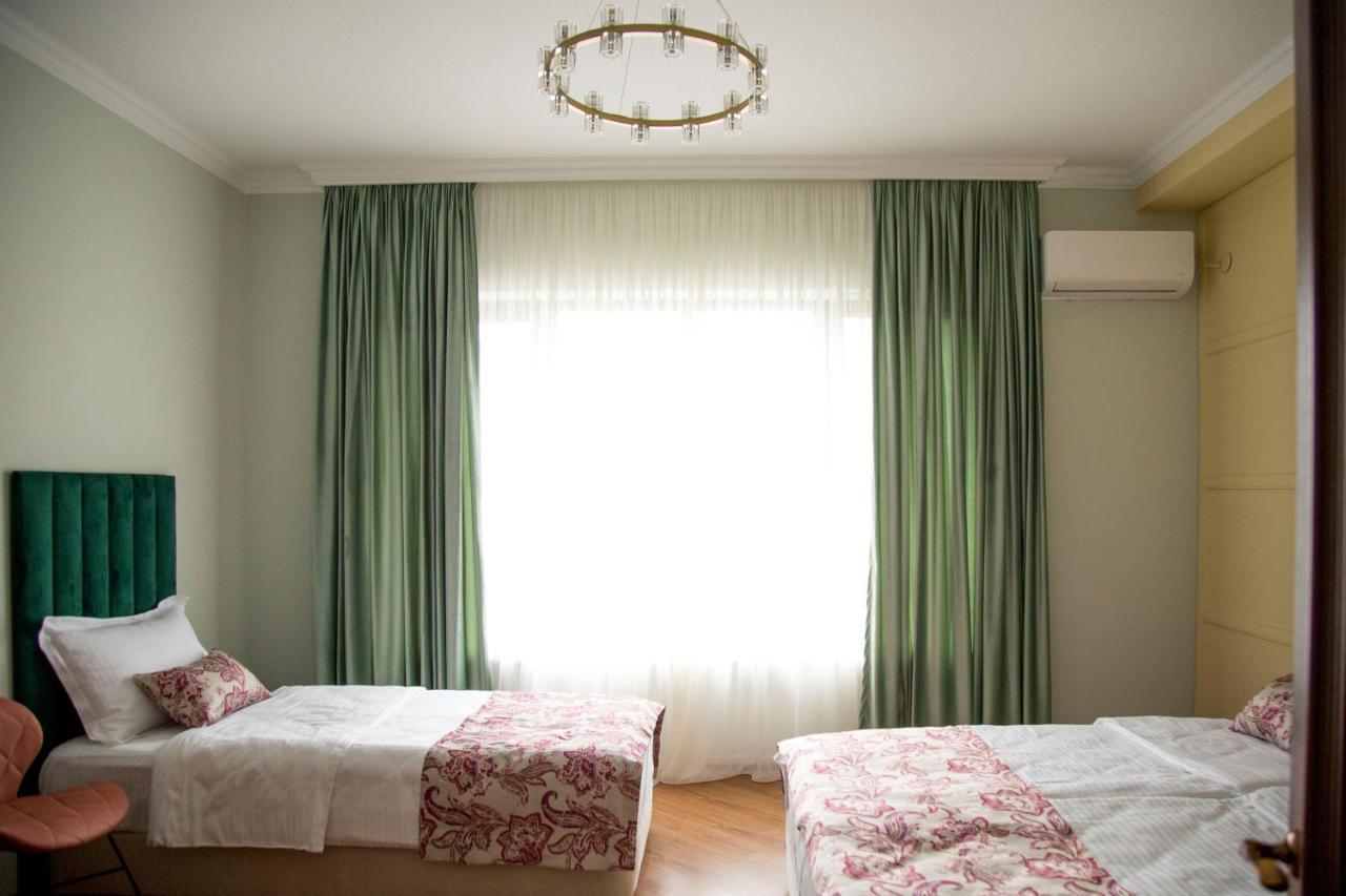 Phazisi Hotel Тбилиси Екстериор снимка