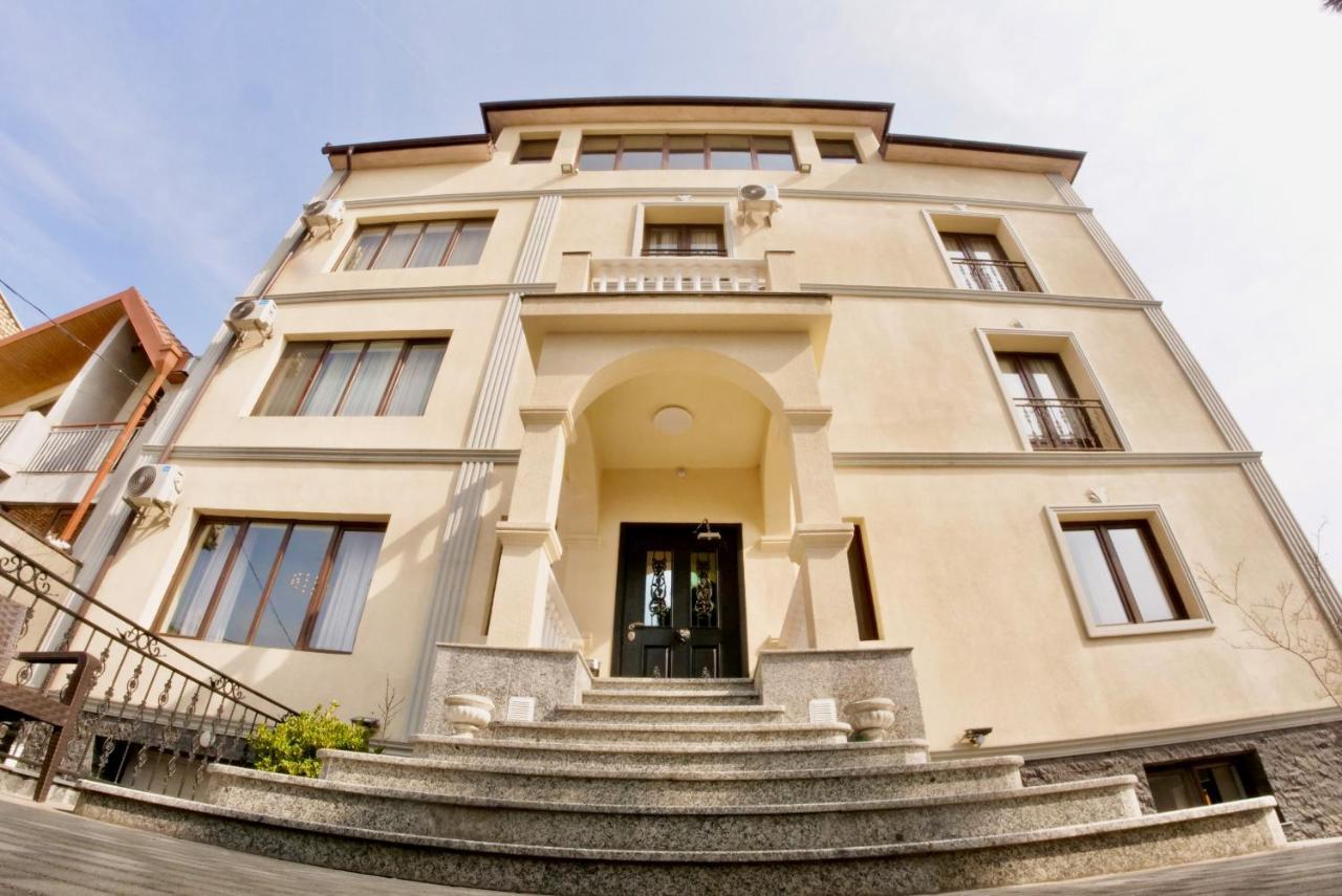 Phazisi Hotel Тбилиси Екстериор снимка