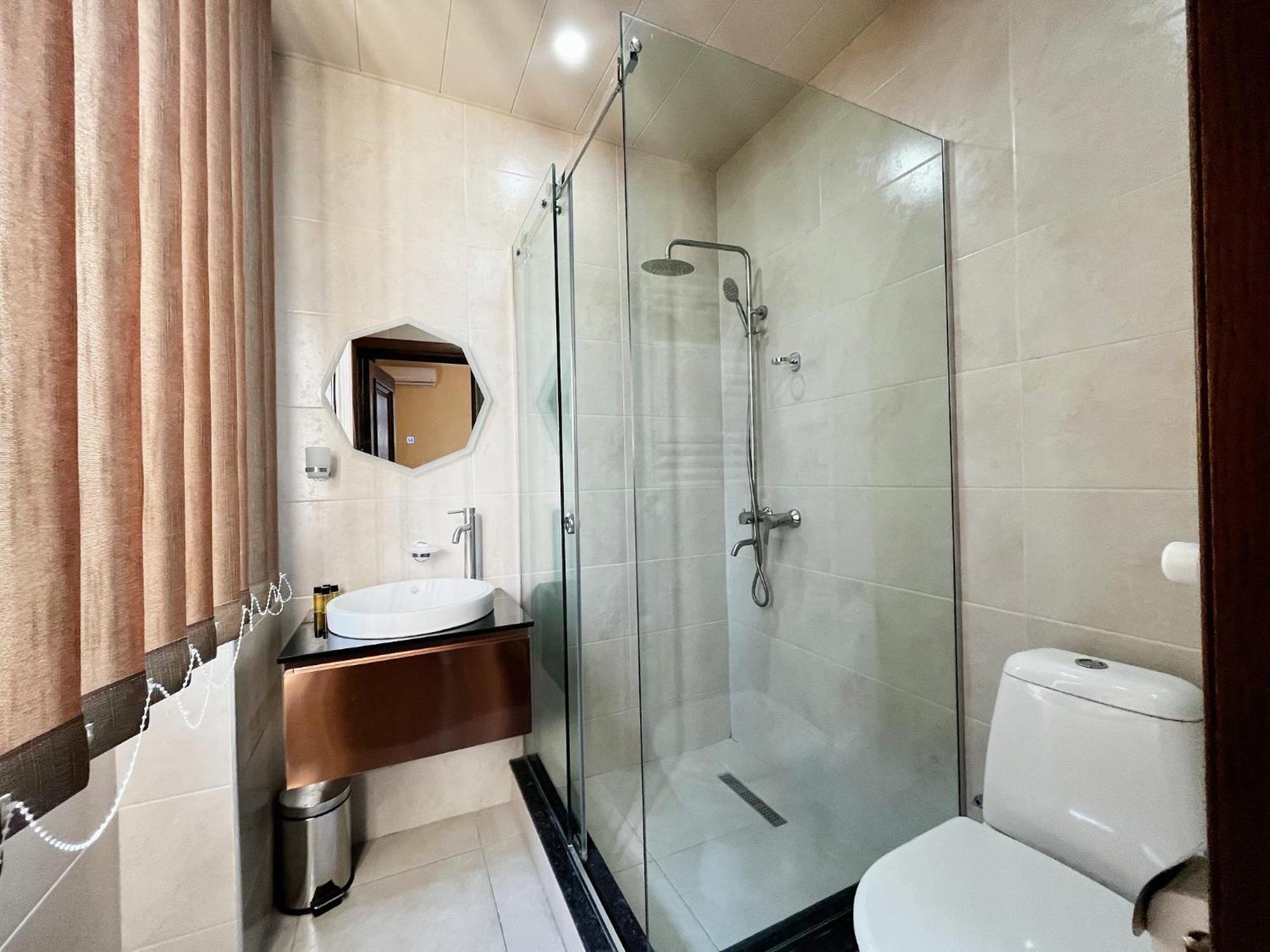 Phazisi Hotel Тбилиси Екстериор снимка